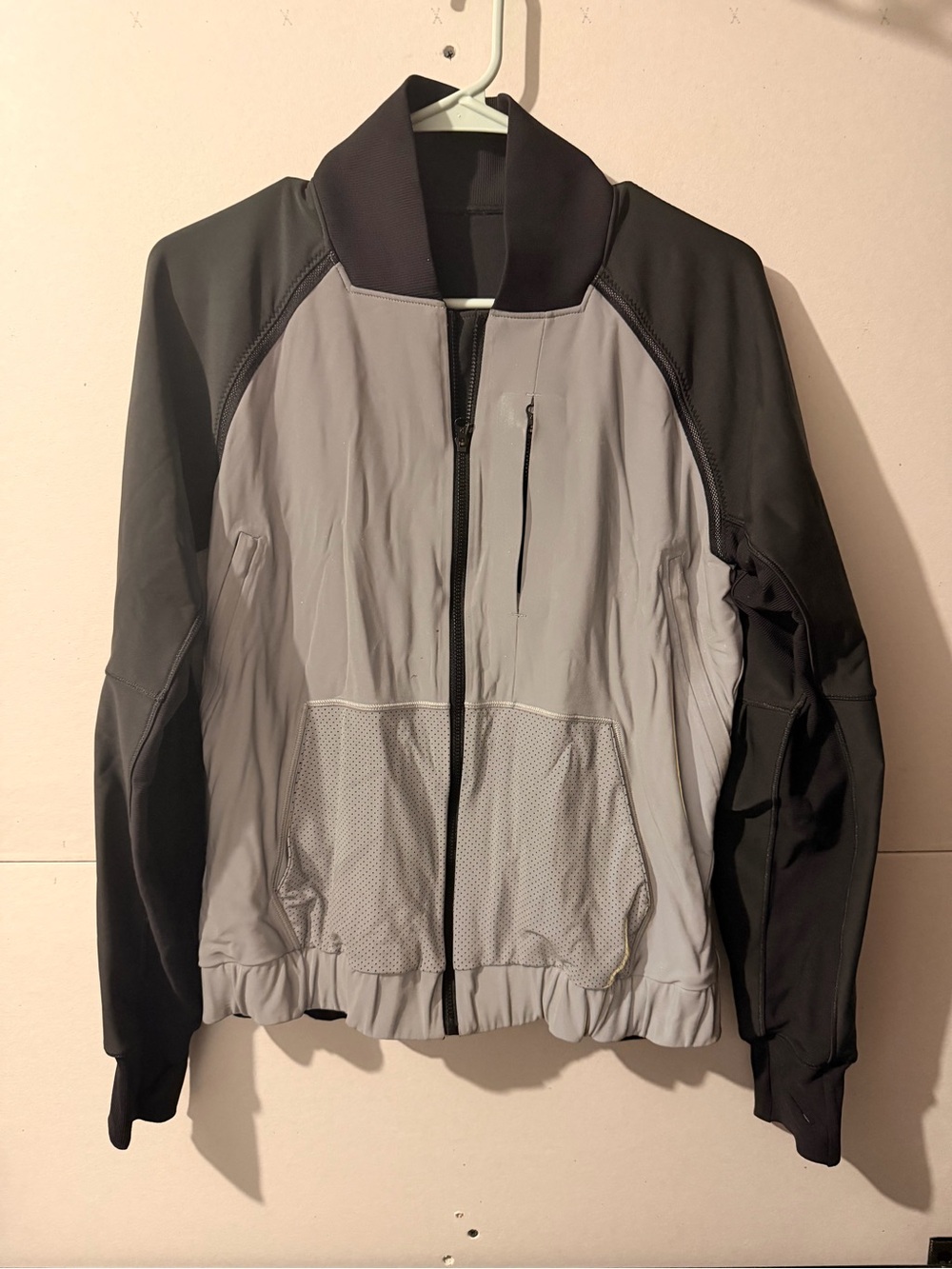 Lululemon Womens Size 8 Runners Lightweight Grey and Black Zip-Up Jacket